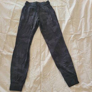 Lululemon camo joggers